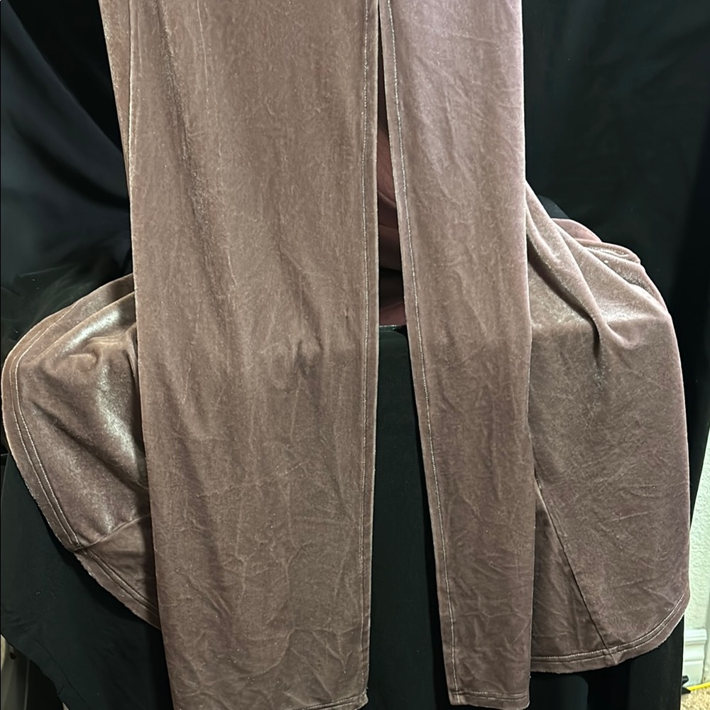 Jessakae Pink Velvet Dress with Puff Sleeves- Pre loved - Picture 3 of 8